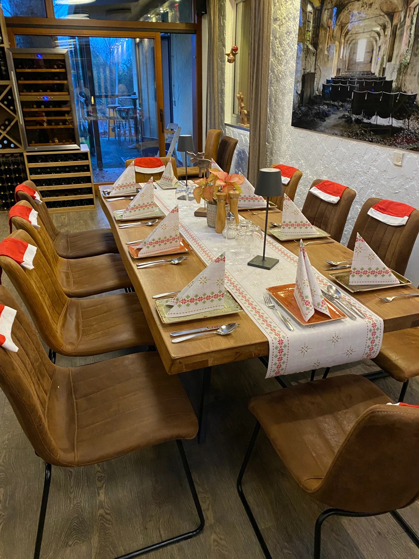 Festlich eingedeckte Tafel im Naturfreunde Haus